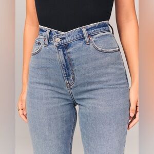 Abercrombie Curve Love 90s slim straight ultra high rise jeans